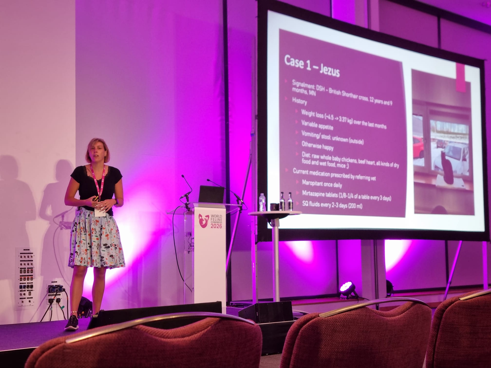 Marieke spreekt tijdens het World Feline Congress 2026